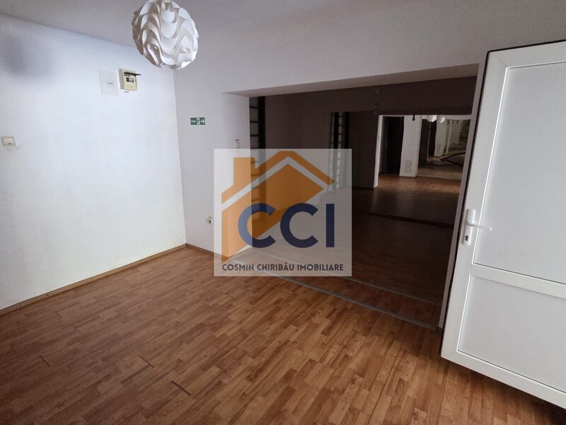 Spatiu comercial versatil de vanzare, parter, 119 mp.